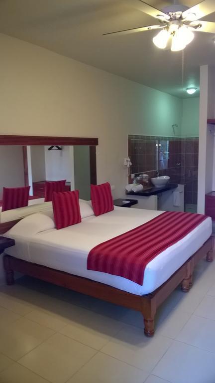 Auto Hotel Paraiso Inn Palenque Phòng bức ảnh