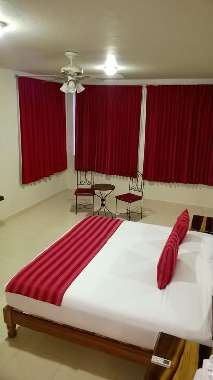 Auto Hotel Paraiso Inn Palenque Phòng bức ảnh