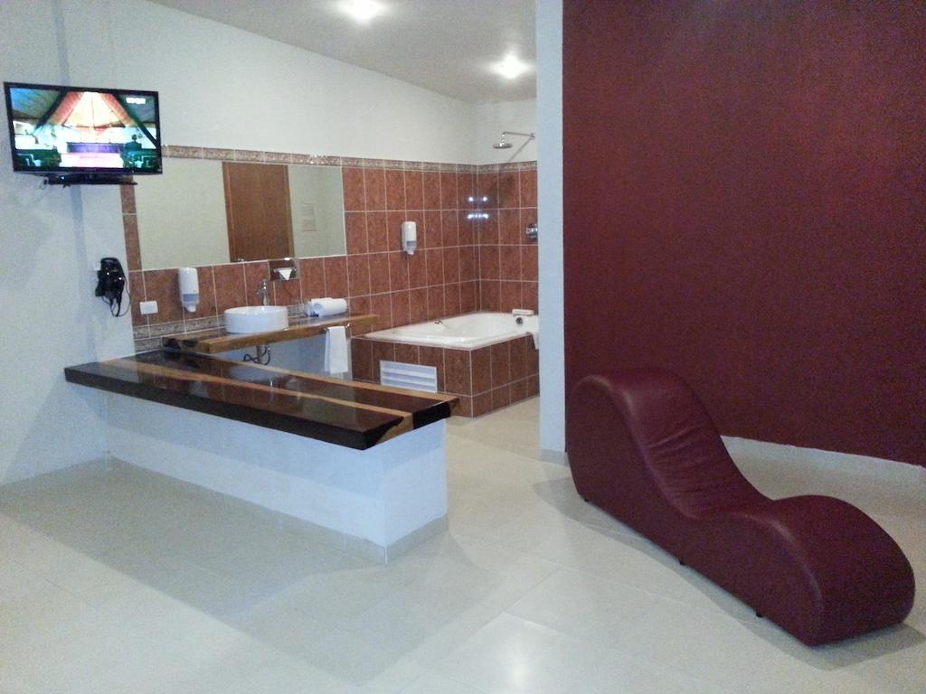 Auto Hotel Paraiso Inn Palenque Phòng bức ảnh